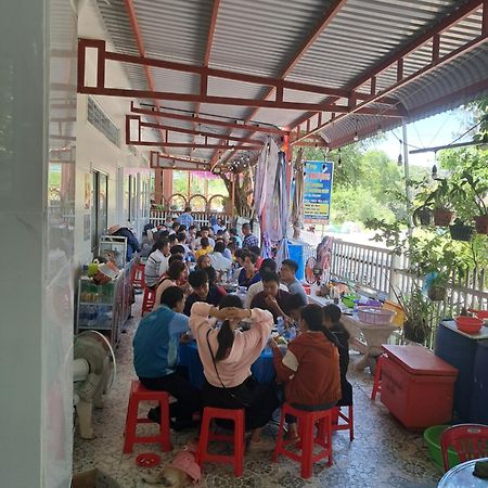 Hotel Nhà Nghỉ NgọC PhuọNg Hon Son Lai Son Exteriér fotografie