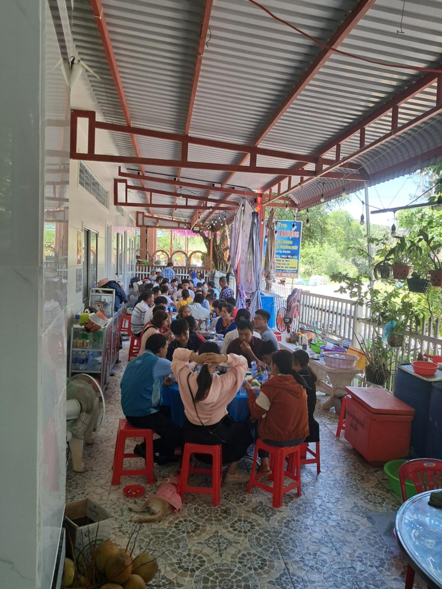 Hotel Nhà Nghỉ NgọC PhuọNg Hon Son Lai Son Exteriér fotografie