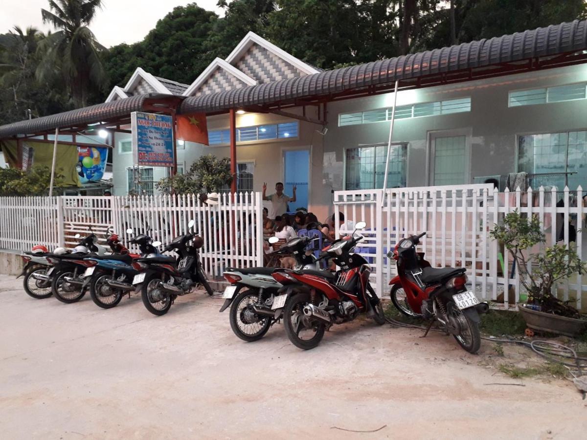 Hotel Nhà Nghỉ NgọC PhuọNg Hon Son Lai Son Exteriér fotografie